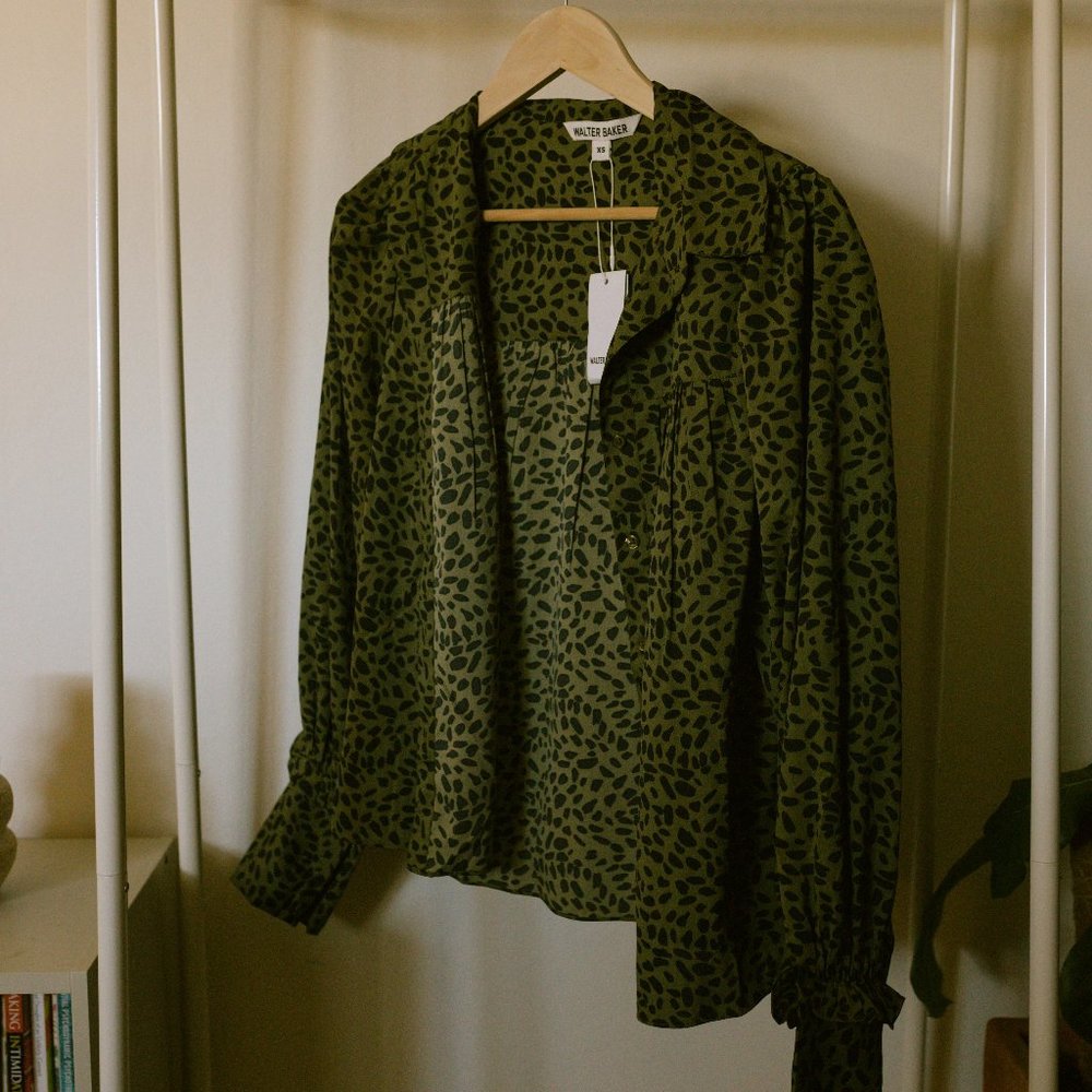 Walter Baker Leopard Printed Long Sleeve Button Down | Women's XS